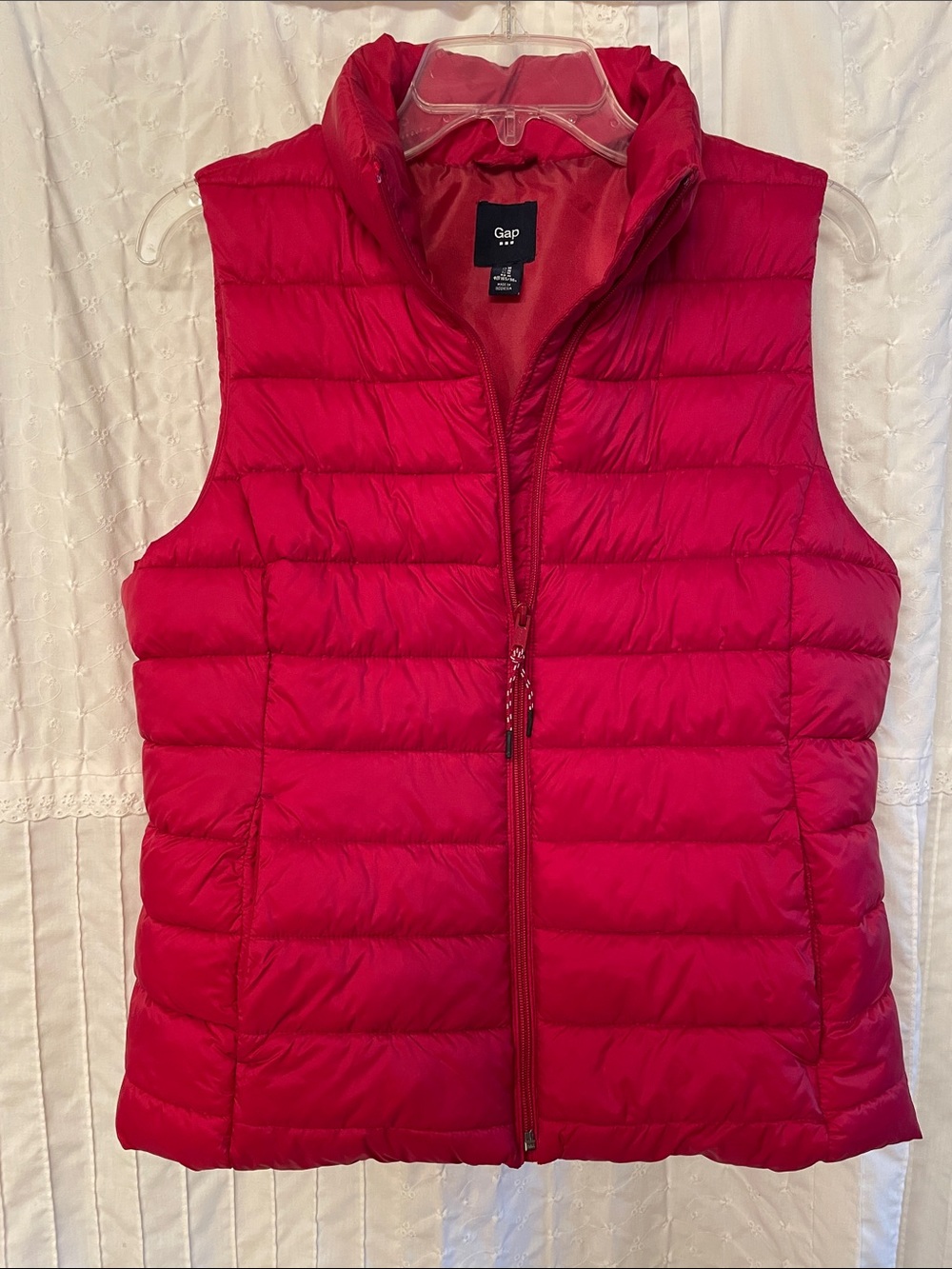 GAP Women's Bright Red Quilted Packable Puffer Vest